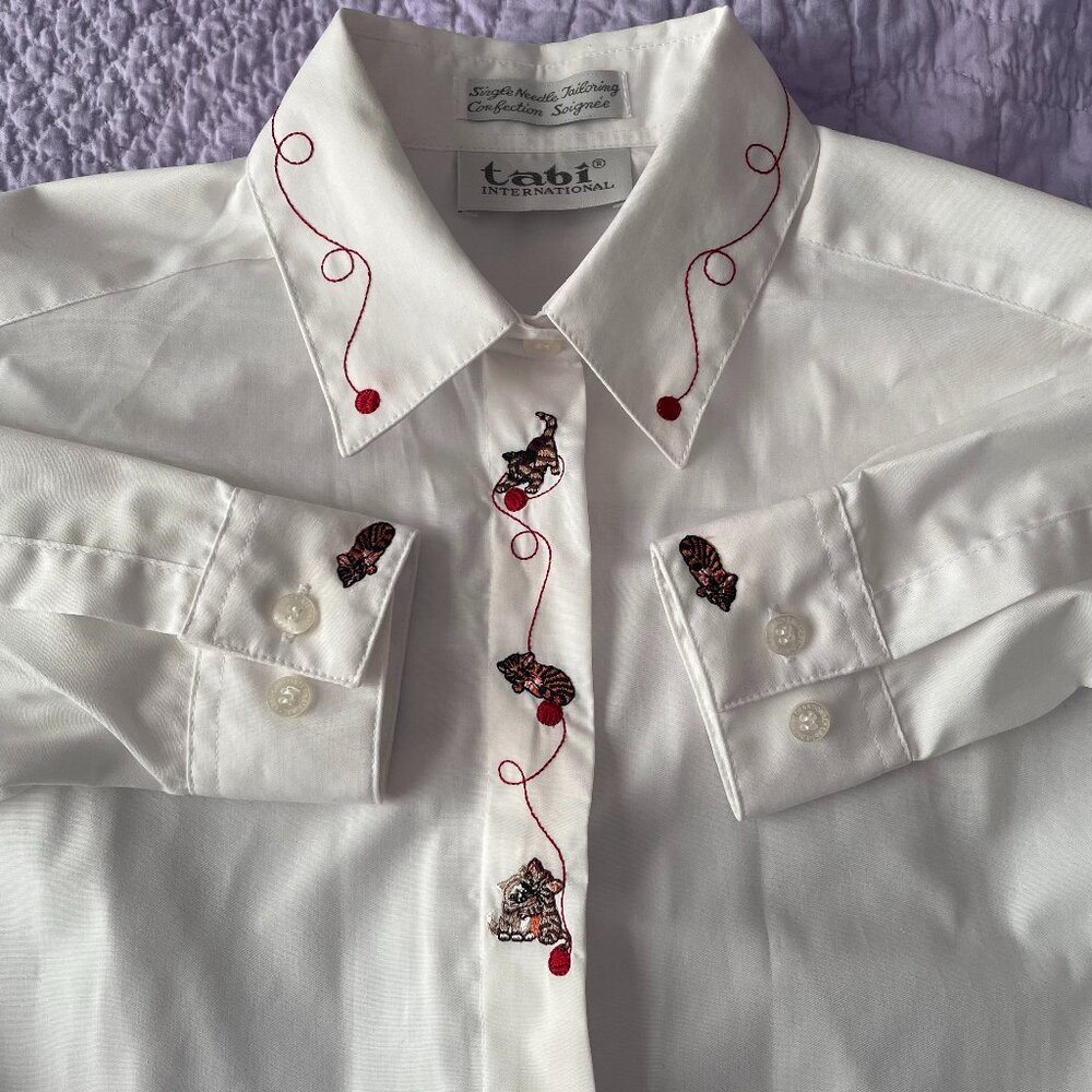 Vintage 1990s NWOT Kitten Embroidered Long Sleeve Button Down Shirt